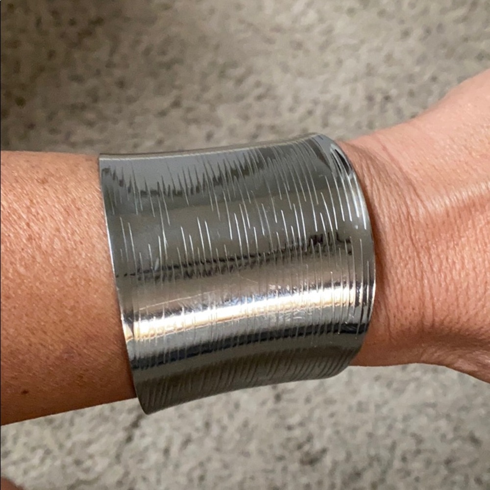 Fadi cuff bracelet